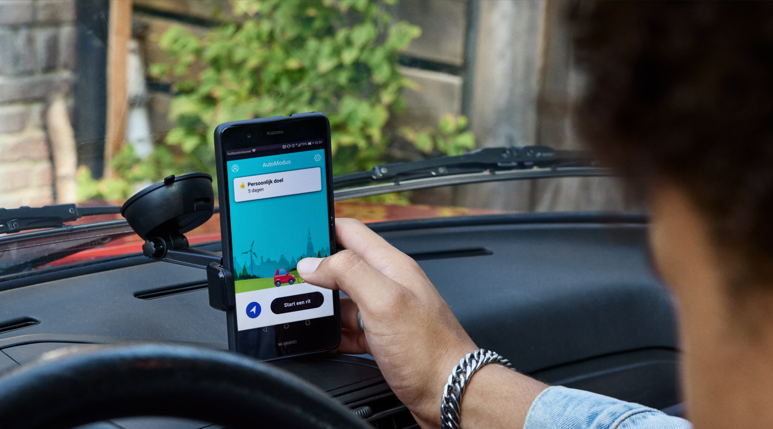 De automodus app wordt voor het rijden aangezet