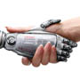 Robothand schudt mensenhand